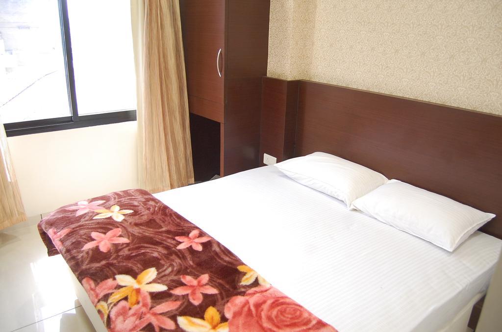 Hotel Poonam Palace Ujjain Δωμάτιο φωτογραφία