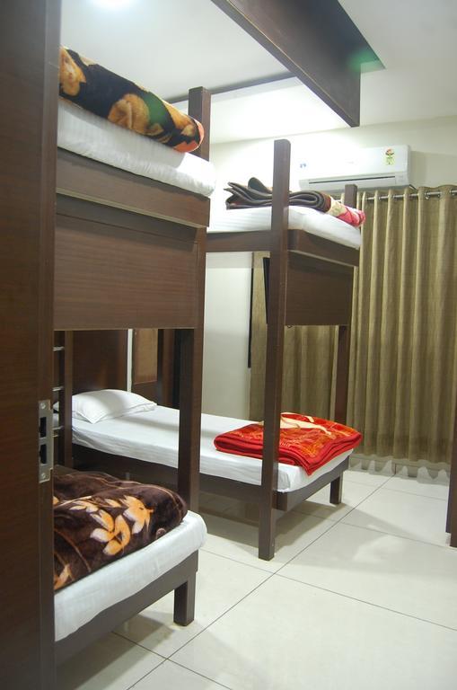 Hotel Poonam Palace Ujjain Δωμάτιο φωτογραφία
