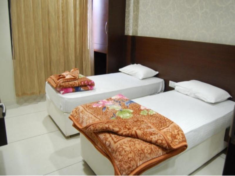 Hotel Poonam Palace Ujjain Εξωτερικό φωτογραφία