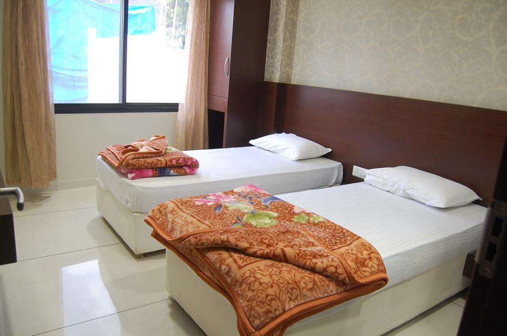 Hotel Poonam Palace Ujjain Εξωτερικό φωτογραφία