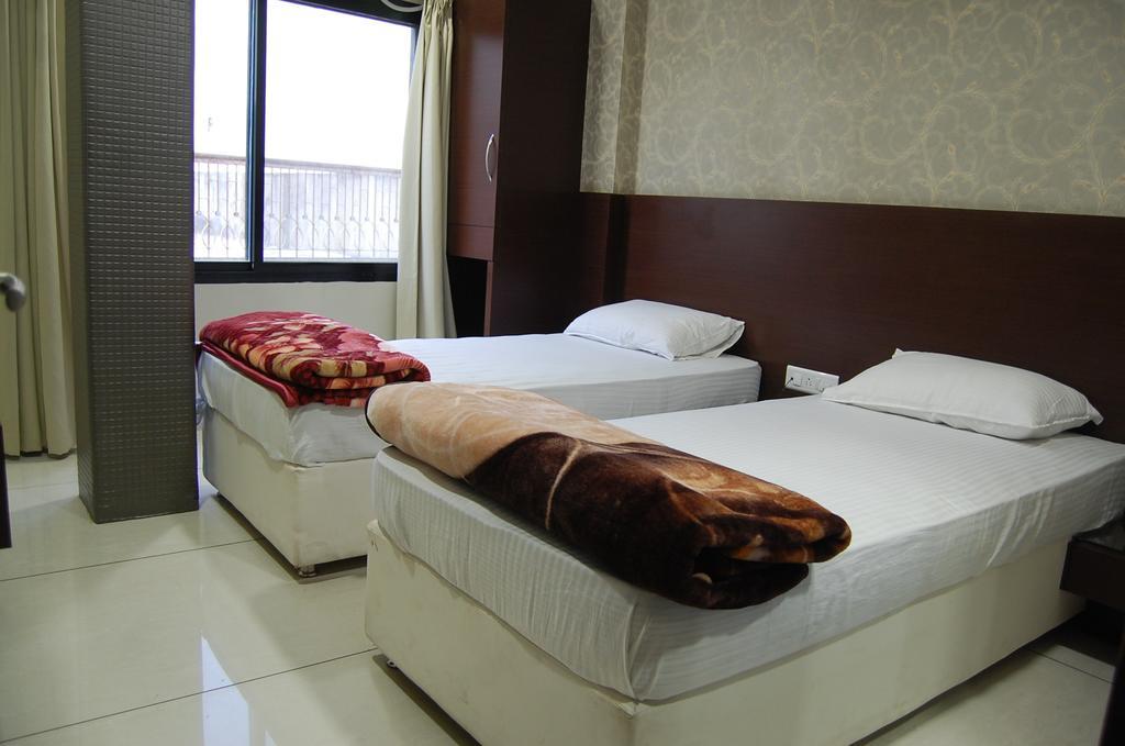 Hotel Poonam Palace Ujjain Εξωτερικό φωτογραφία